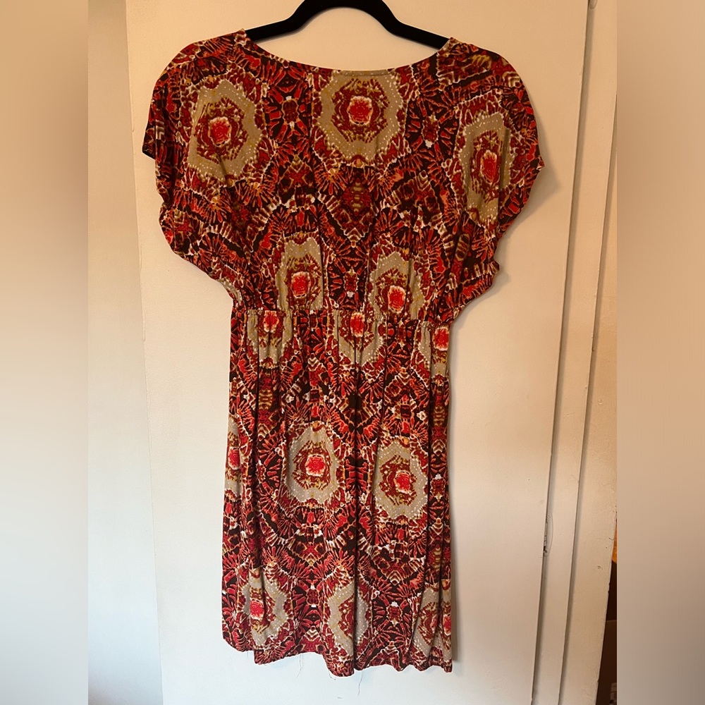 Light summery dress, looks great on!